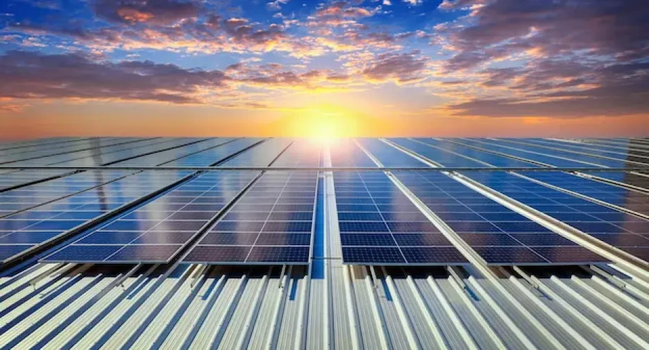 solar-panels-roof-solar-cell_335224-1324